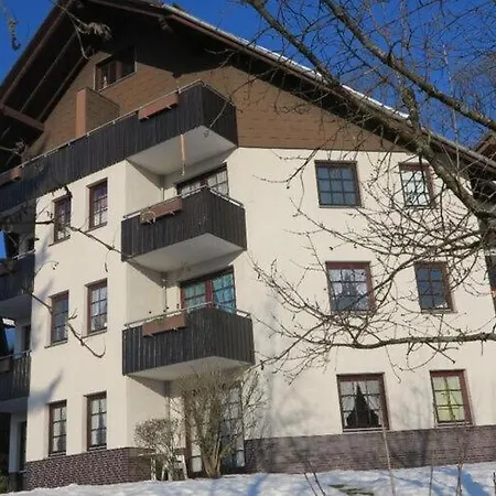 Second Home, 아파트
